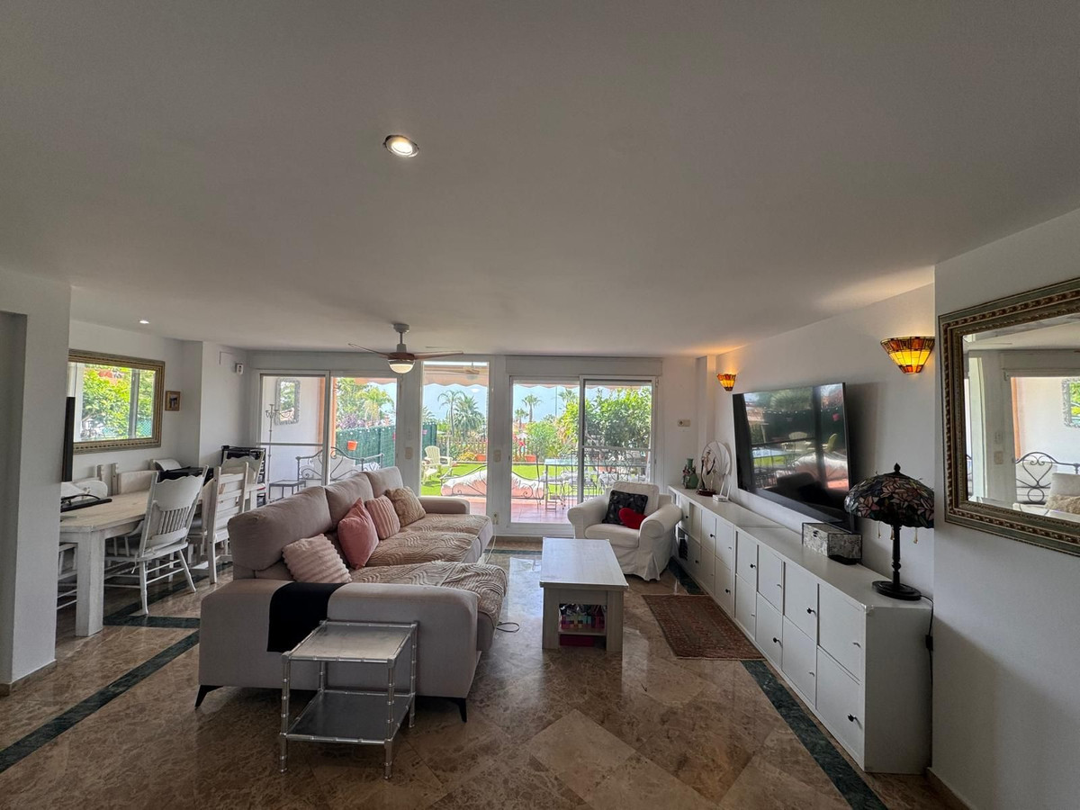 Appartement te koop in Estepona | 3 slaapkamers H5426005