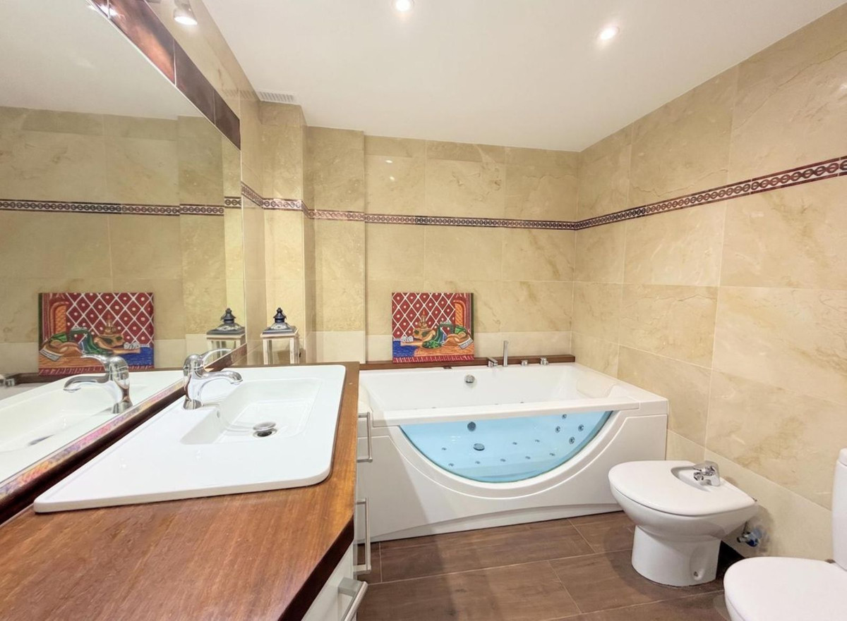 Appartement te koop in Estepona | 3 slaapkamers H5426167
