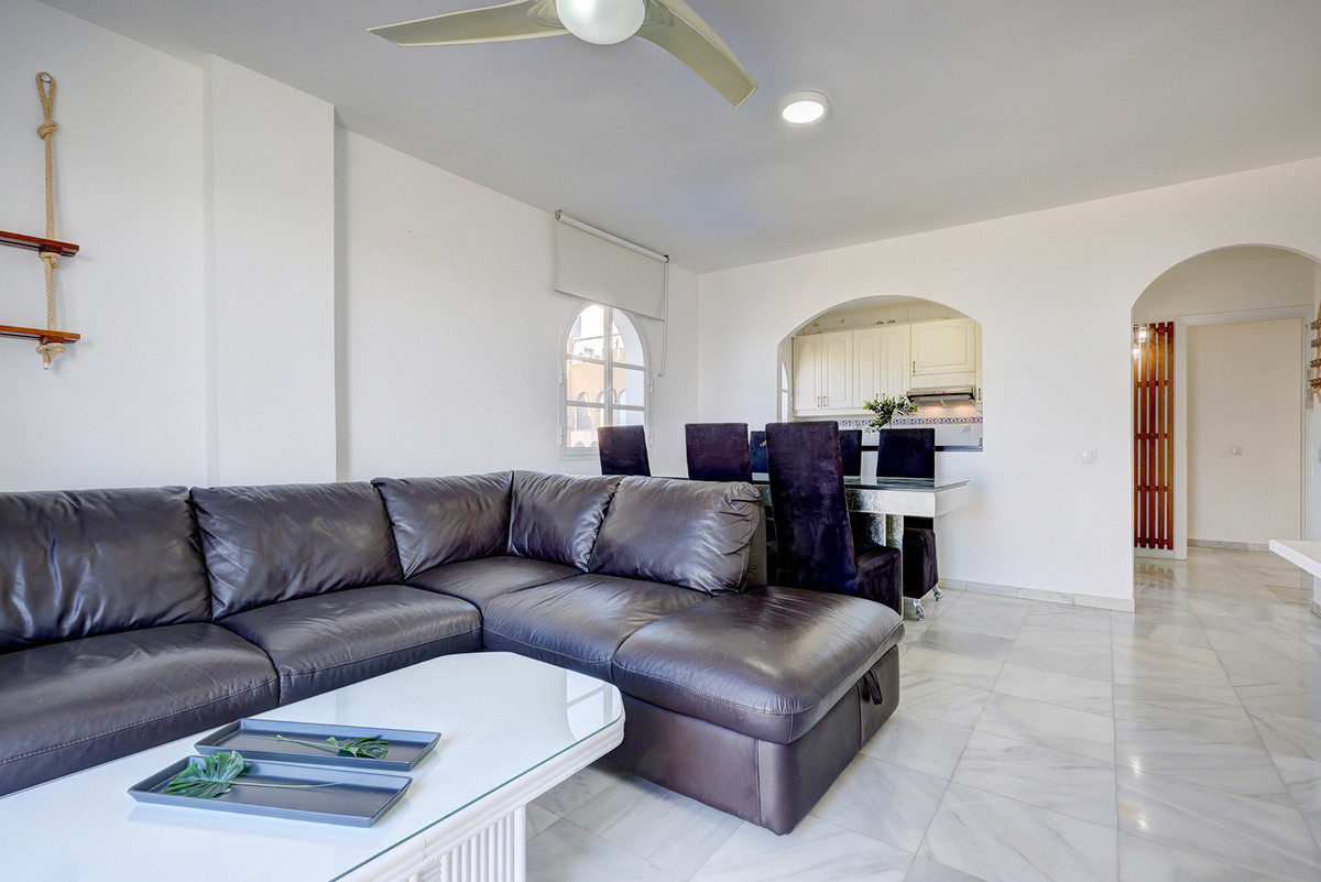 Penthouse te koop in Estepona | 3 slaapkamers H5427022