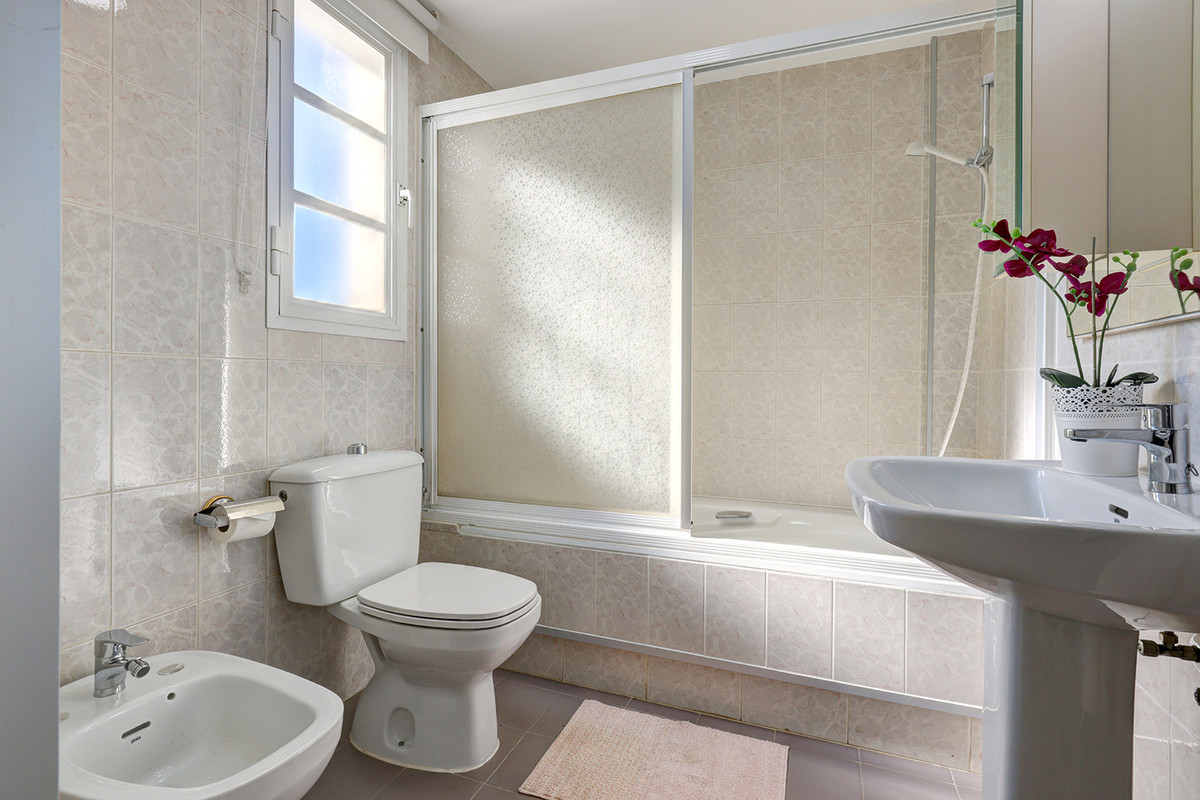 Penthouse te koop in Estepona | 3 slaapkamers H5427022