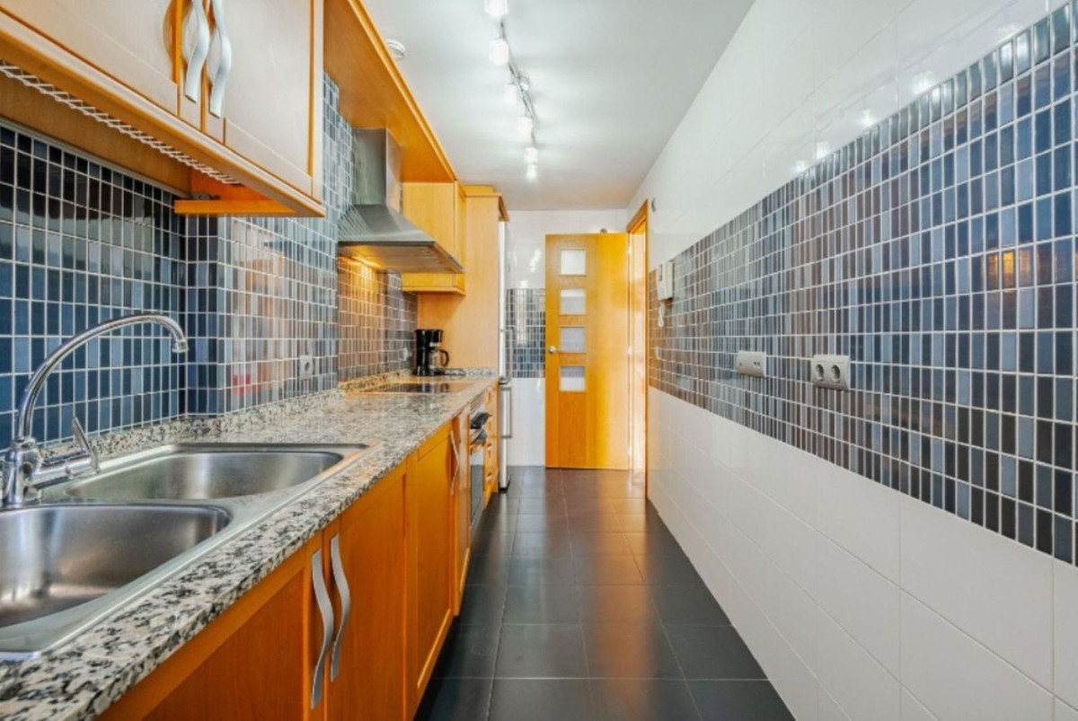 Penthouse te koop in Estepona | 1 slaapkamers H5427178