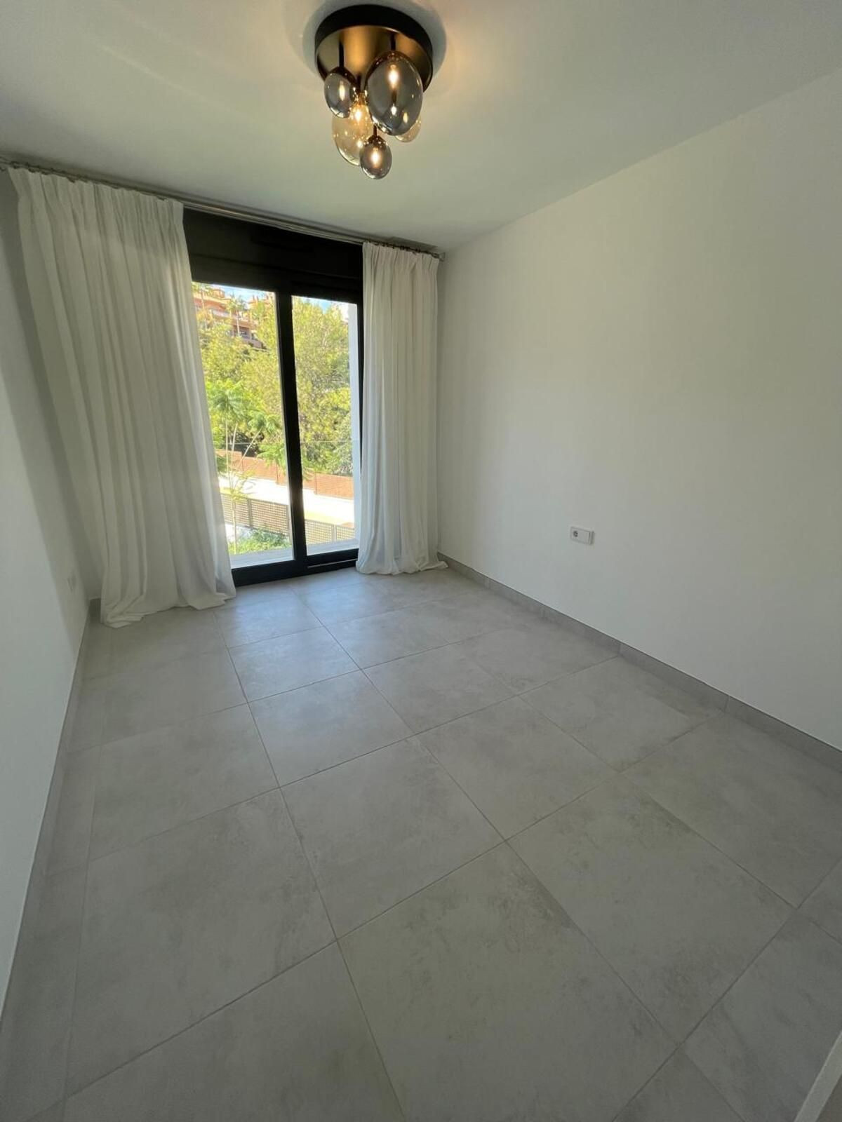 Appartement te koop in Estepona | 3 slaapkamers H5427271