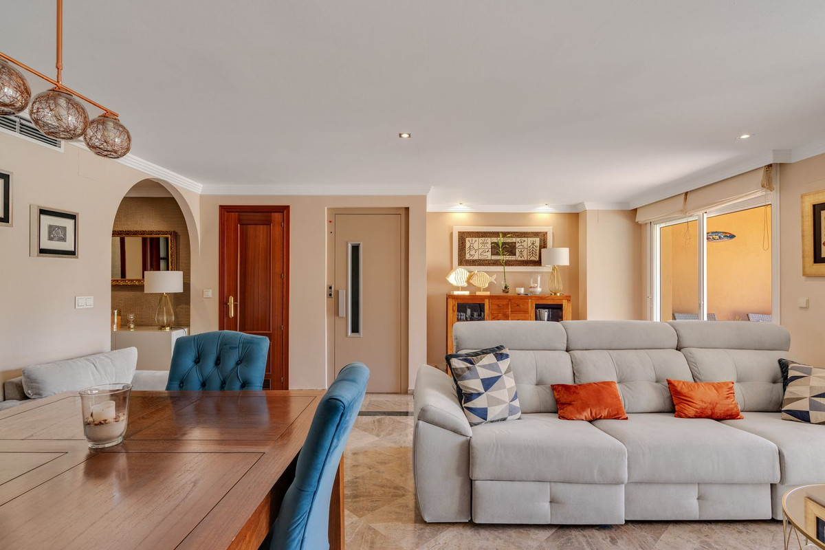 Appartement te koop in Estepona | 3 slaapkamers H5427577