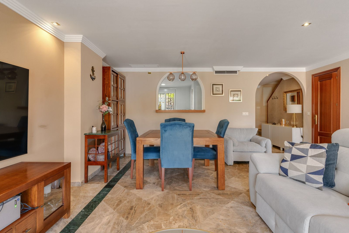 Appartement te koop in Estepona | 3 slaapkamers H5427577