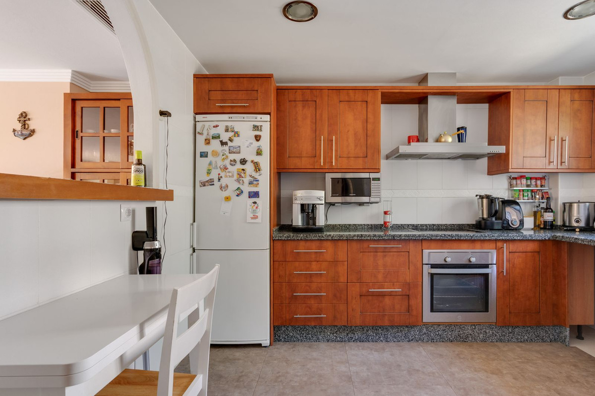 Appartement te koop in Estepona | 3 slaapkamers H5427577