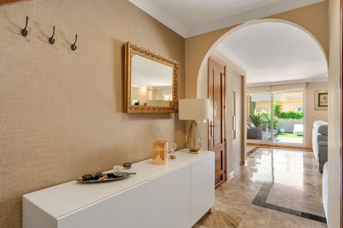 Appartement te koop in Estepona | 3 slaapkamers H5427577