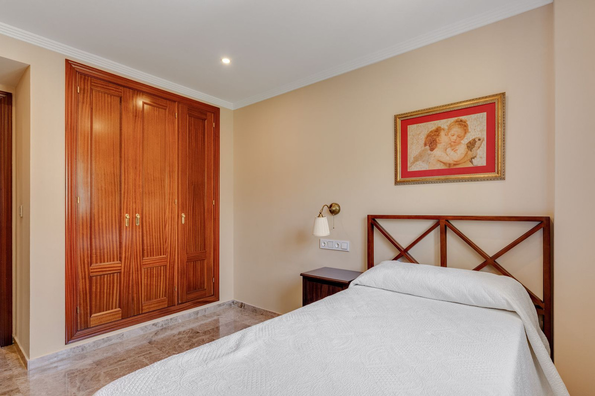 Appartement te koop in Estepona | 3 slaapkamers H5427577