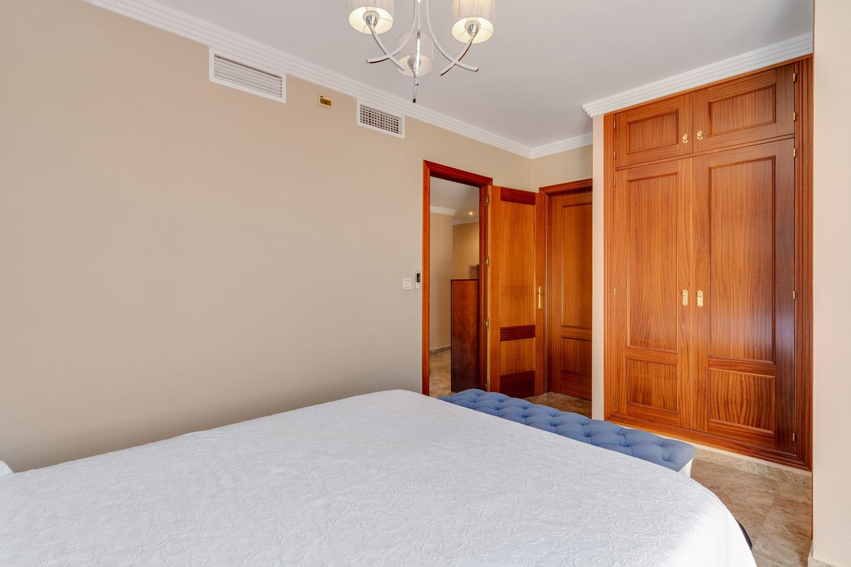 Appartement te koop in Estepona | 3 slaapkamers H5427577