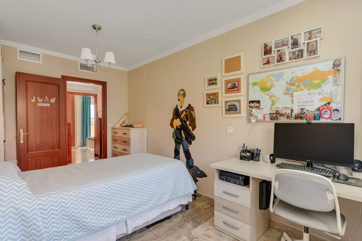 Appartement te koop in Estepona | 3 slaapkamers H5427577