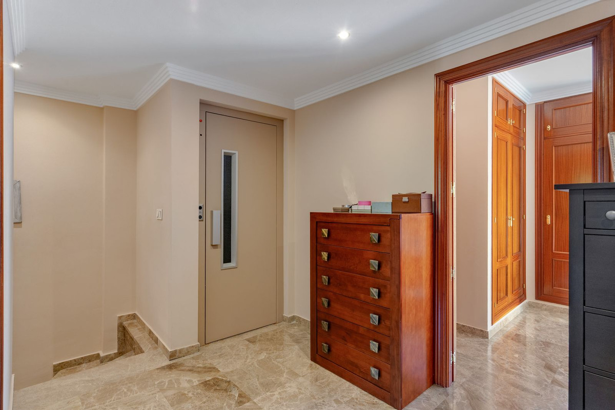 Appartement te koop in Estepona | 3 slaapkamers H5427577