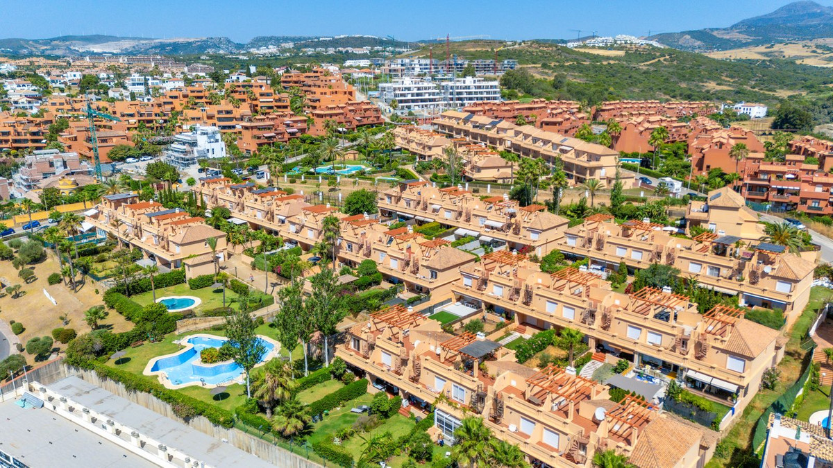 Appartement te koop in Estepona | 3 slaapkamers H5427577