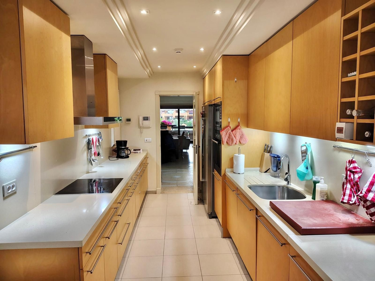 Appartement te koop in Estepona | 3 slaapkamers H5427805