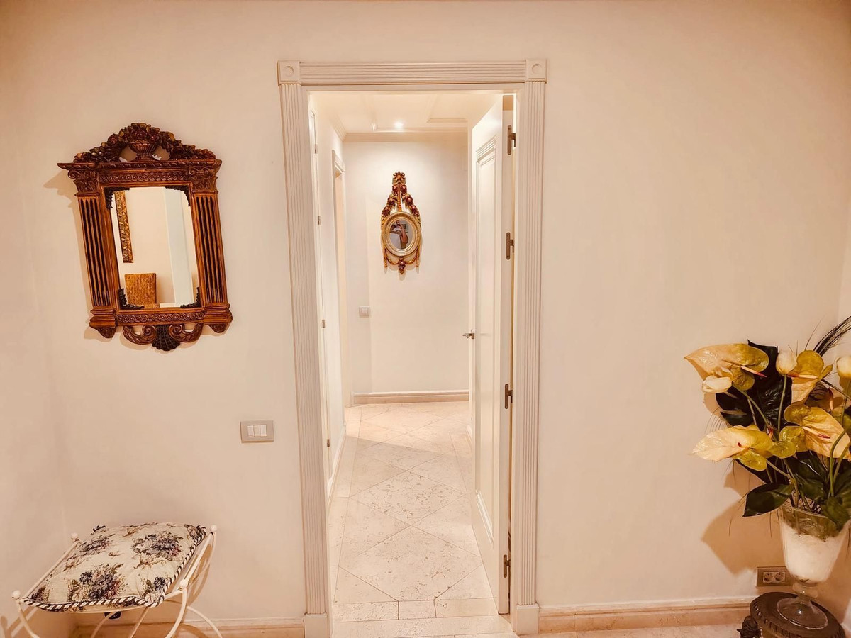 Appartement te koop in Estepona | 3 slaapkamers H5427805