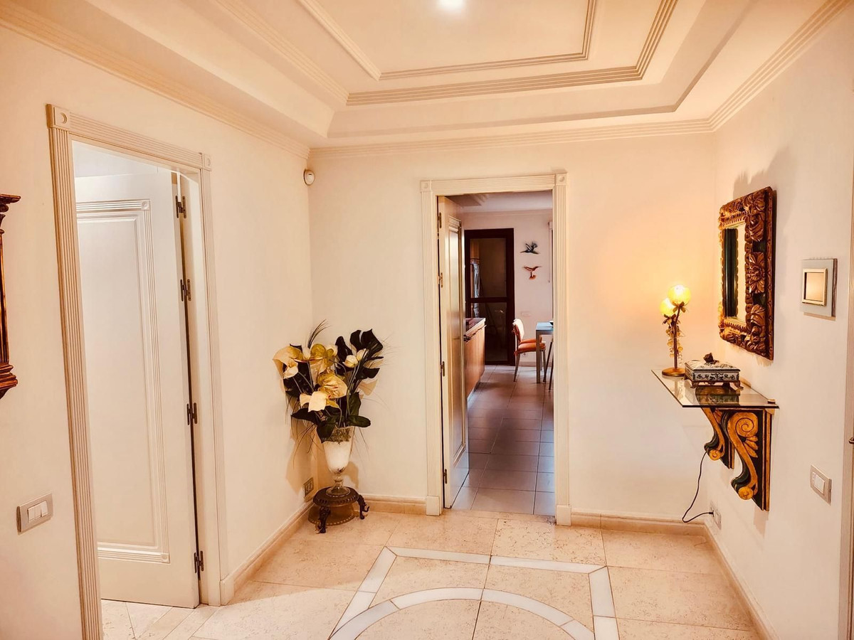 Appartement te koop in Estepona | 3 slaapkamers H5427805