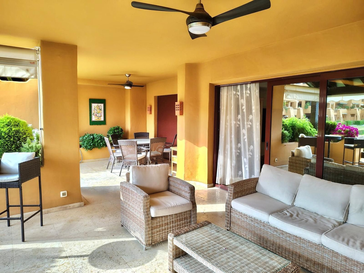 Appartement te koop in Estepona | 3 slaapkamers H5427805