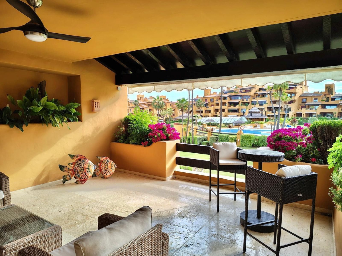 Appartement te koop in Estepona | 3 slaapkamers H5427805