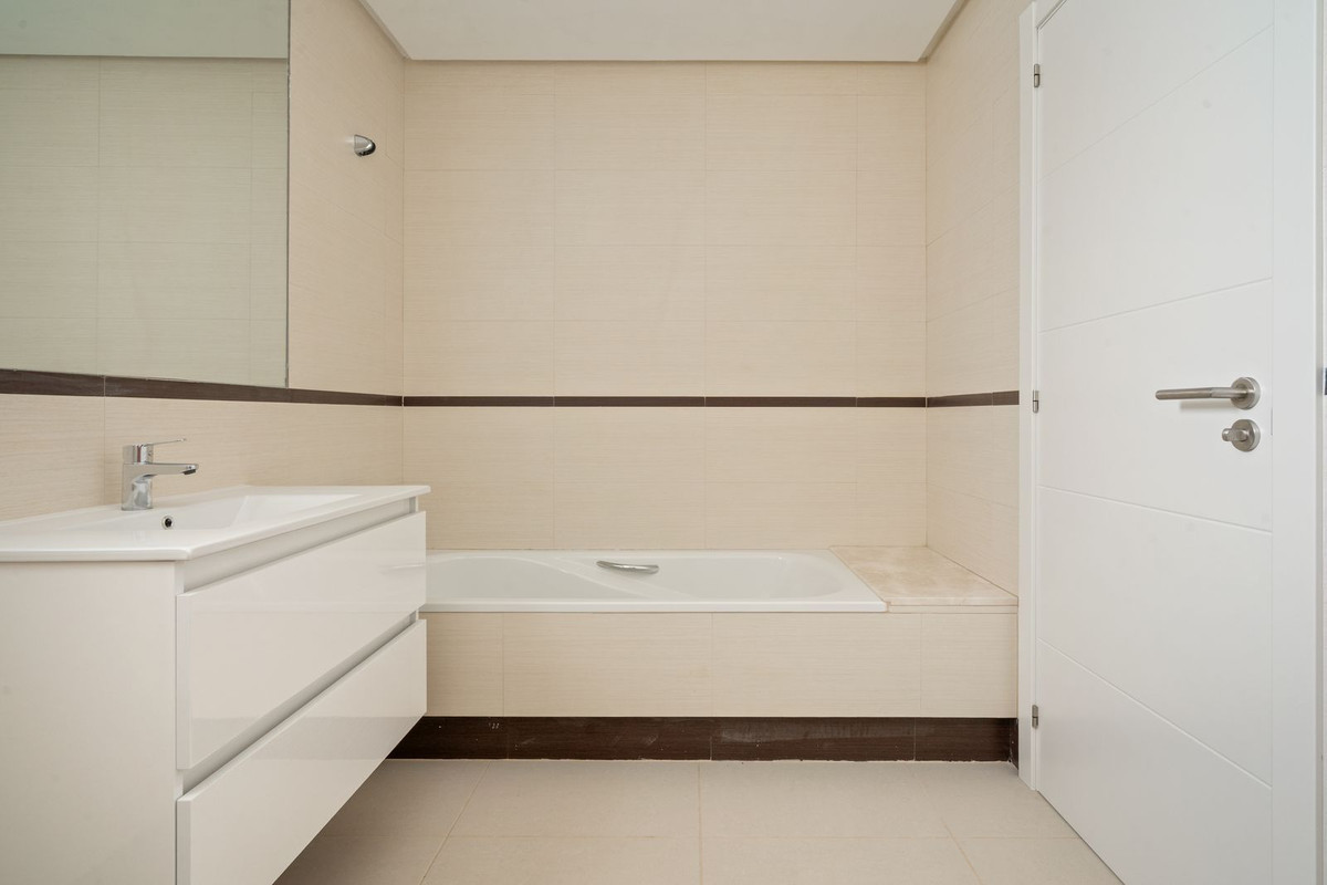 Appartement te koop in Estepona | 2 slaapkamers H5427910