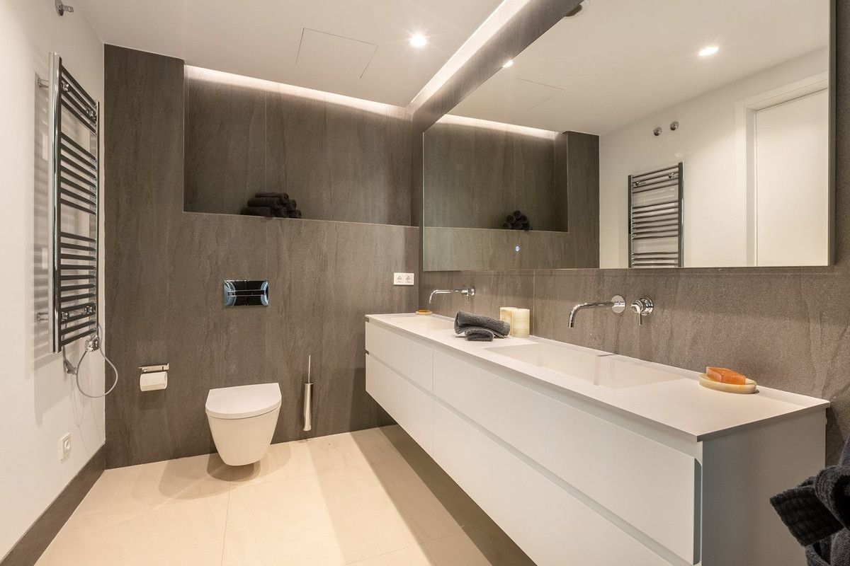 Appartement te koop in Estepona | 2 slaapkamers H5428165