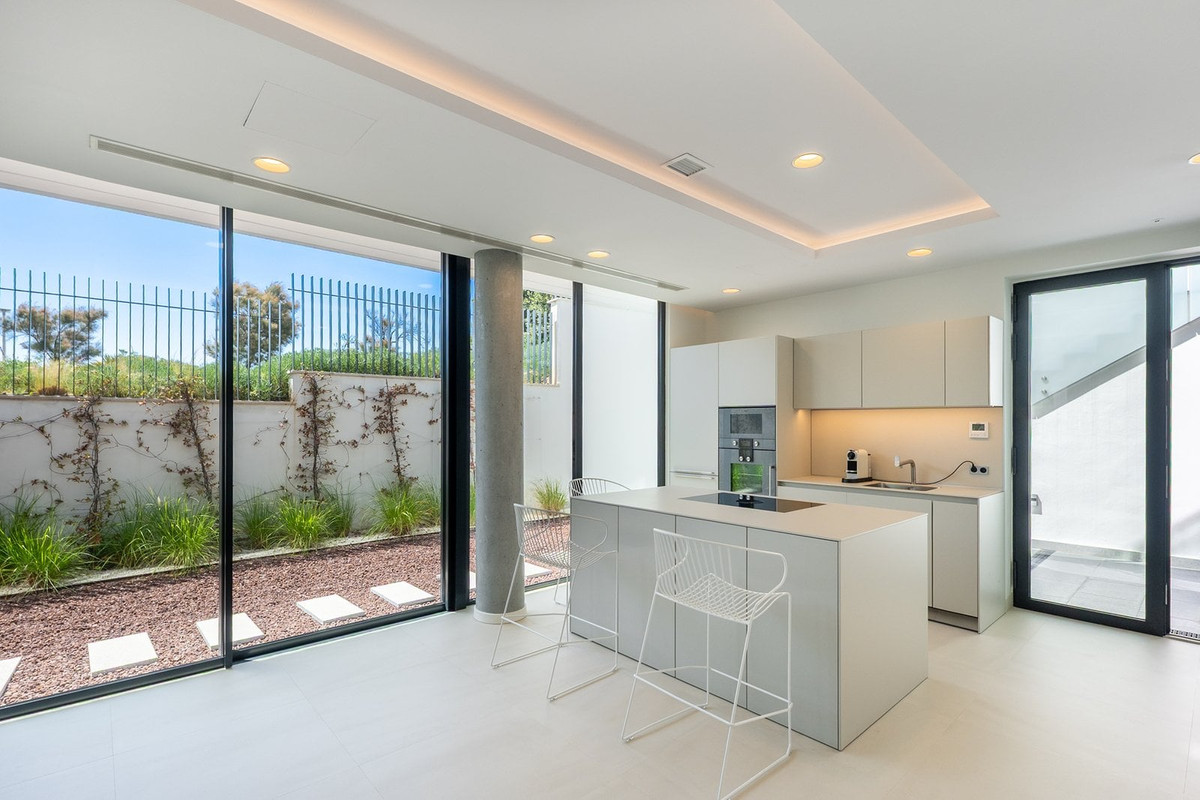 Appartement te koop in Estepona | 2 slaapkamers H5428165