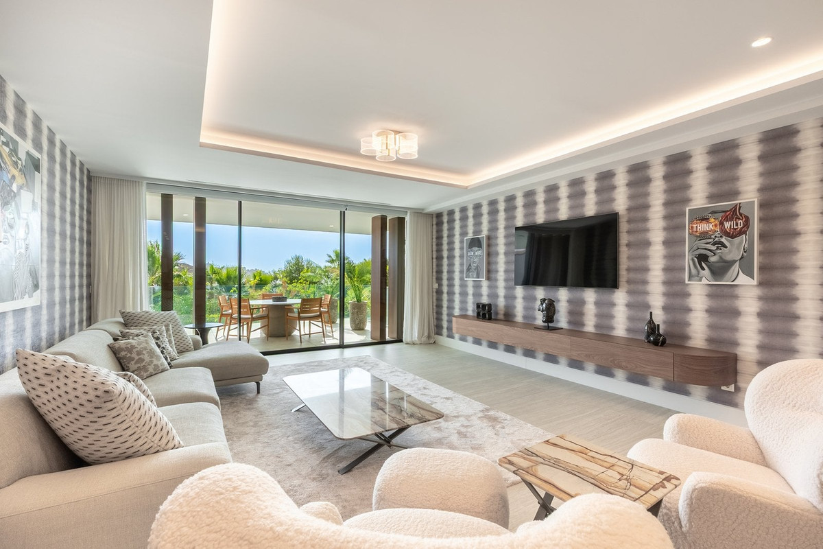 Appartement te koop in Estepona | 2 slaapkamers H5428165