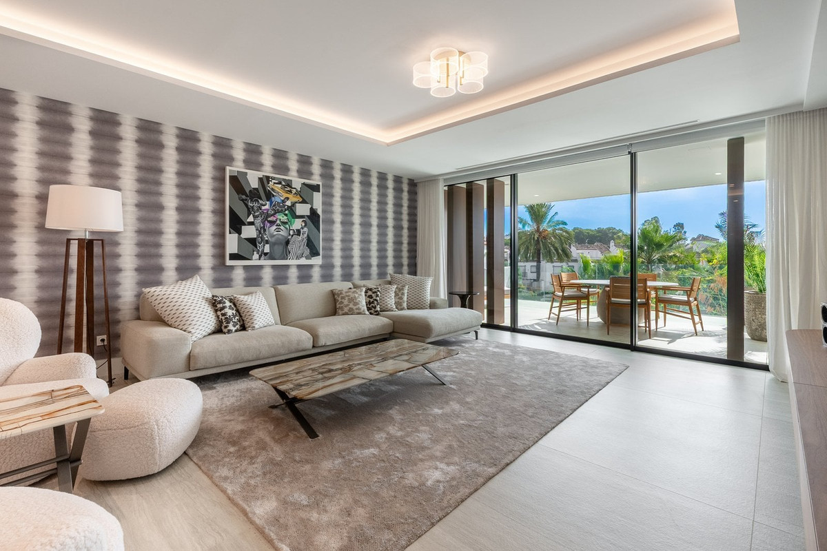 Appartement te koop in Estepona | 2 slaapkamers H5428165