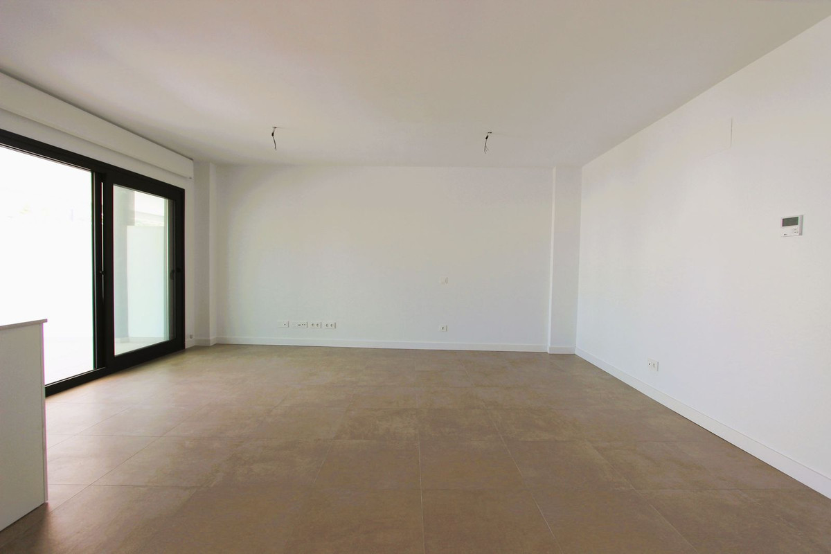 Appartement te koop in Estepona | 2 slaapkamers H5430394