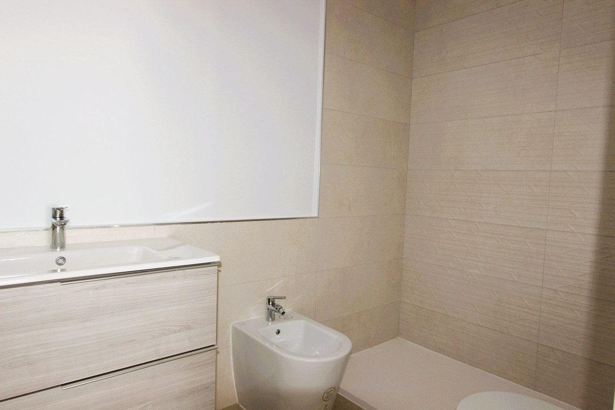 Appartement te koop in Estepona | 2 slaapkamers H5430394