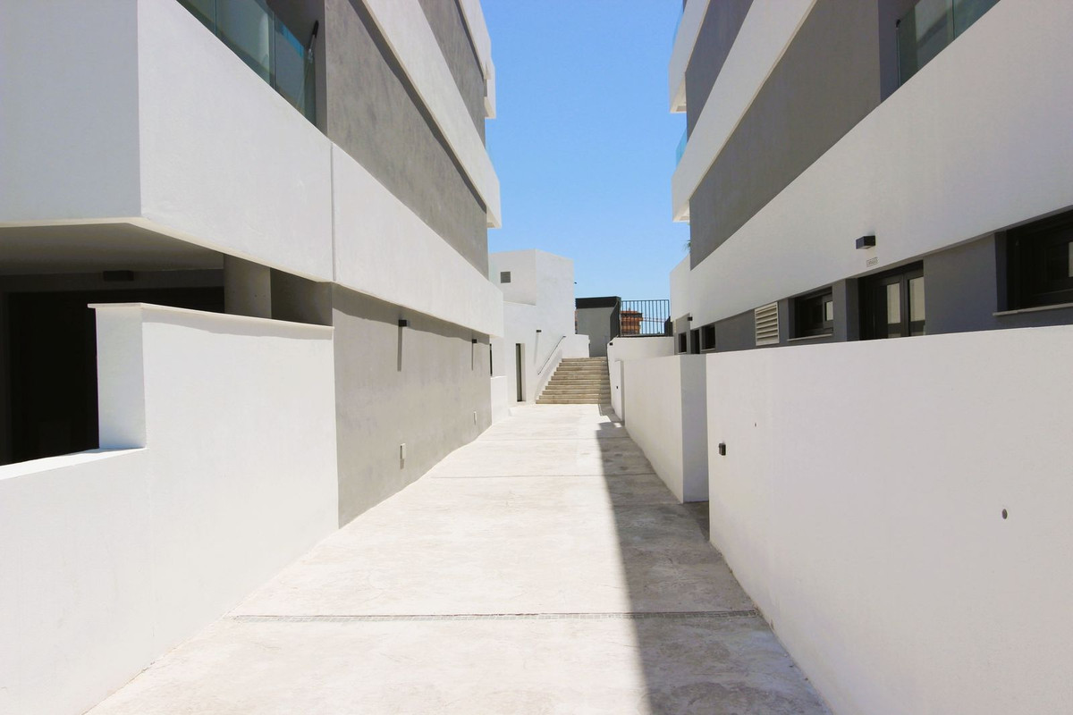 Appartement te koop in Estepona | 2 slaapkamers H5430394