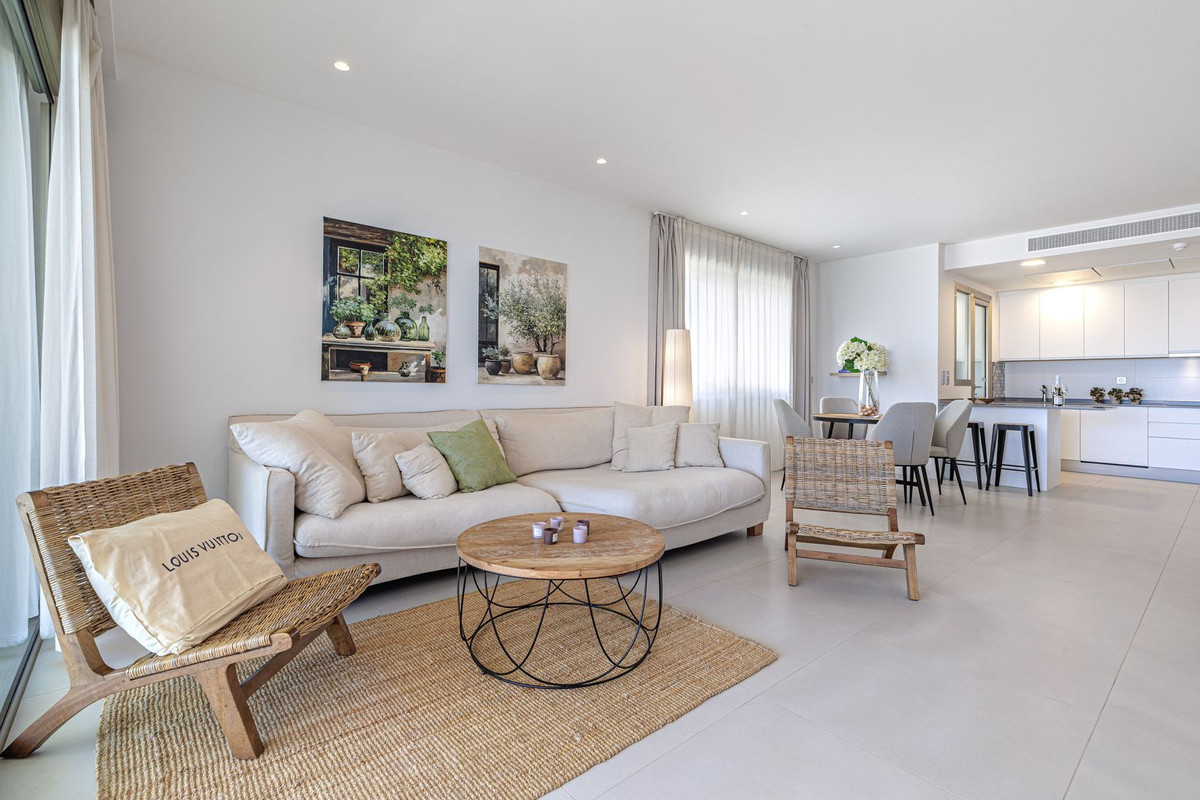 Appartement te koop in Estepona | 3 slaapkamers H5430478