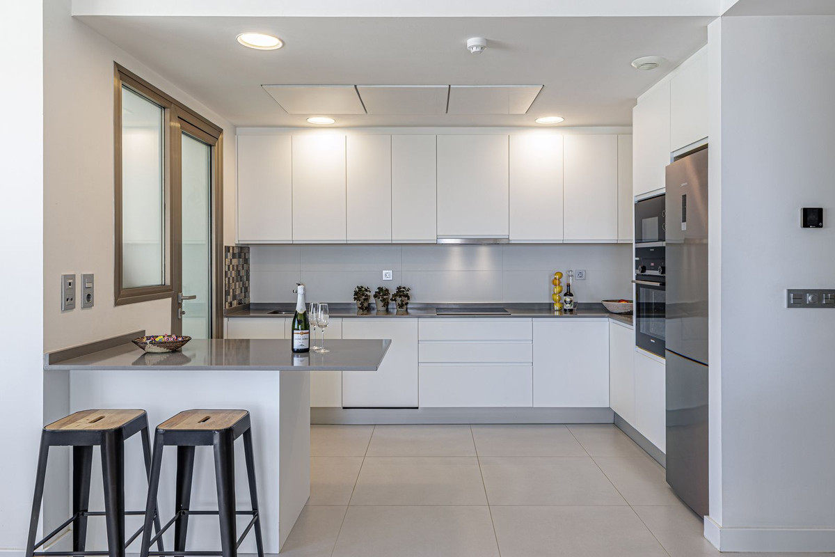 Appartement te koop in Estepona | 3 slaapkamers H5430478