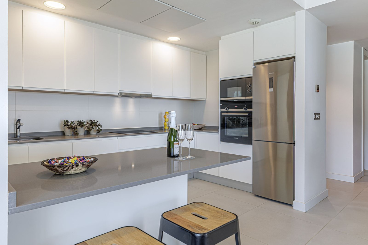 Appartement te koop in Estepona | 3 slaapkamers H5430478