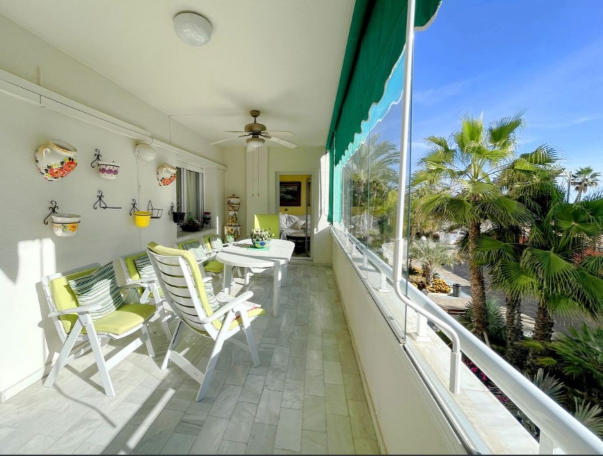 Appartement te koop in Estepona | 3 slaapkamers H5430568