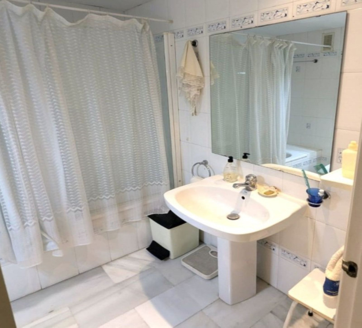 Appartement te koop in Estepona | 3 slaapkamers H5430568