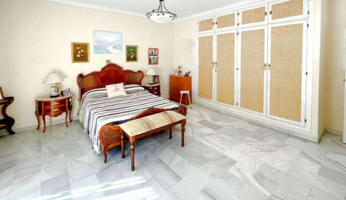 Appartement te koop in Estepona | 3 slaapkamers H5430568