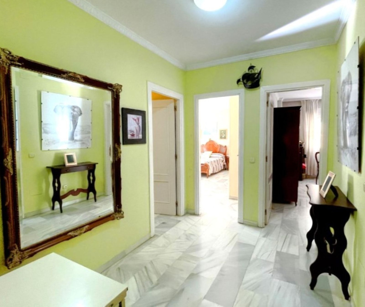 Appartement te koop in Estepona | 3 slaapkamers H5430568