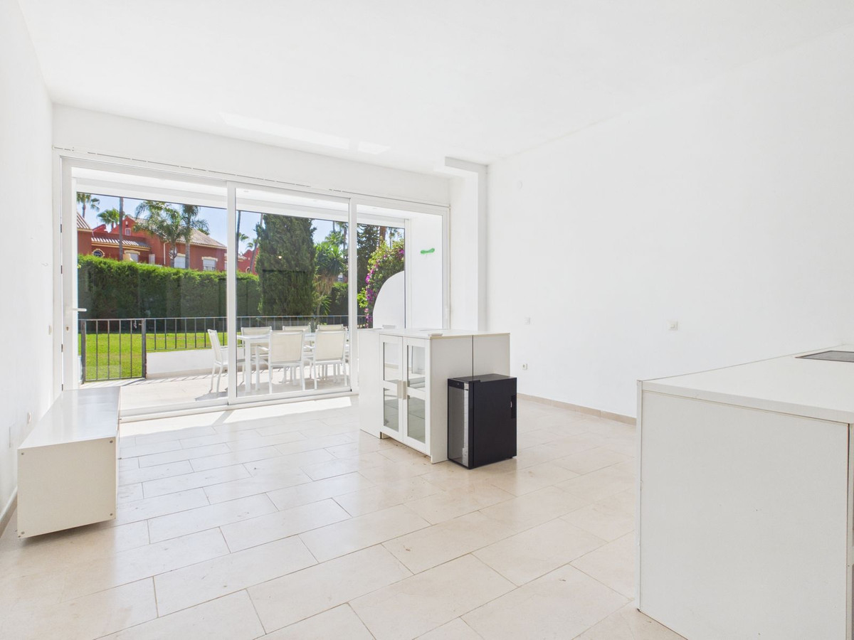 Appartement te koop in Estepona | 1 slaapkamers H5432149