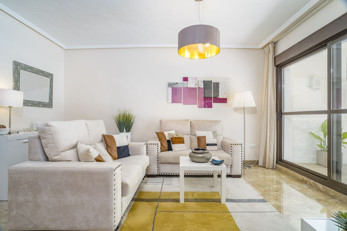 Appartement te koop in Estepona | 2 slaapkamers H5433238