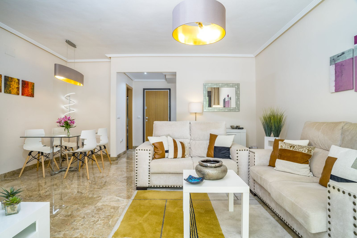 Appartement te koop in Estepona | 2 slaapkamers H5433238
