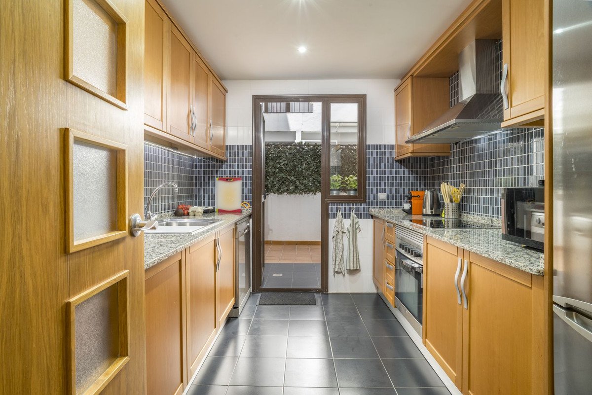 Appartement te koop in Estepona | 2 slaapkamers H5433238