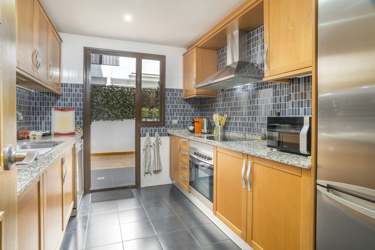 Appartement te koop in Estepona | 2 slaapkamers H5433238