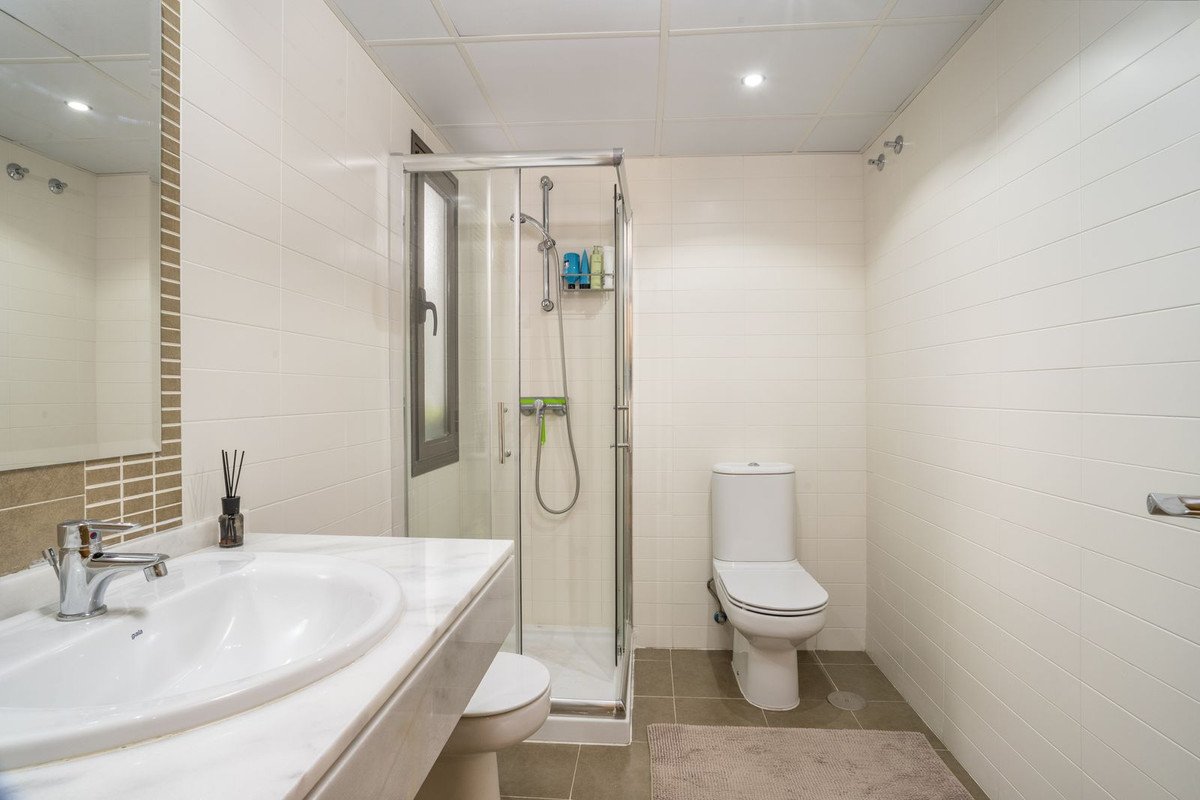Appartement te koop in Estepona | 2 slaapkamers H5433238