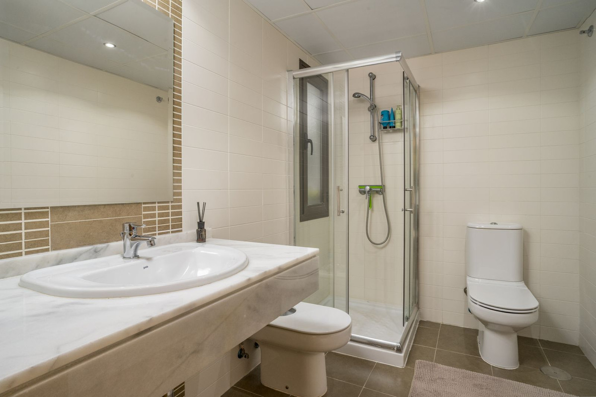 Appartement te koop in Estepona | 2 slaapkamers H5433238
