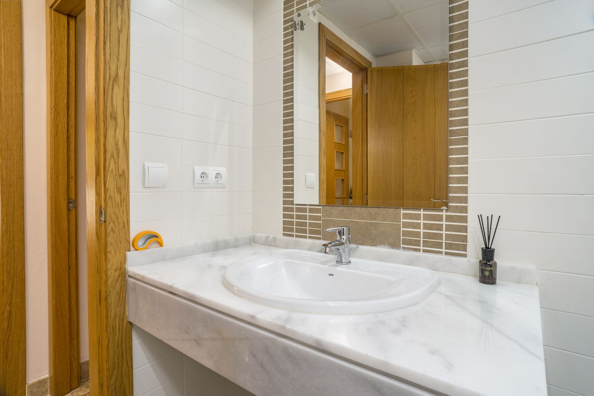 Appartement te koop in Estepona | 2 slaapkamers H5433238