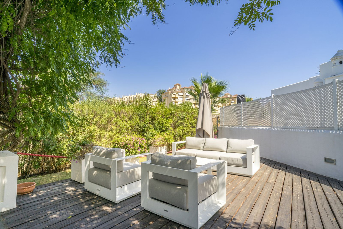 Appartement te koop in Estepona | 2 slaapkamers H5433238