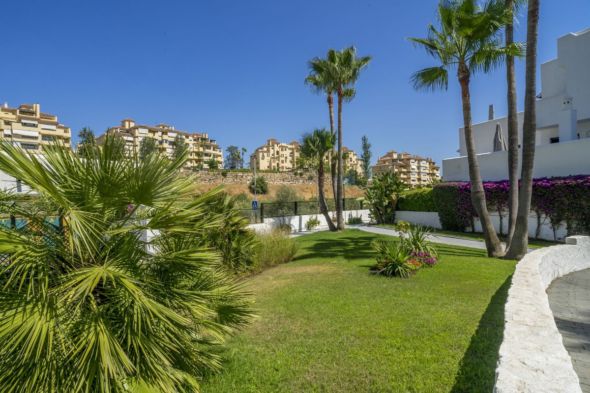 Appartement te koop in Estepona | 2 slaapkamers H5433238