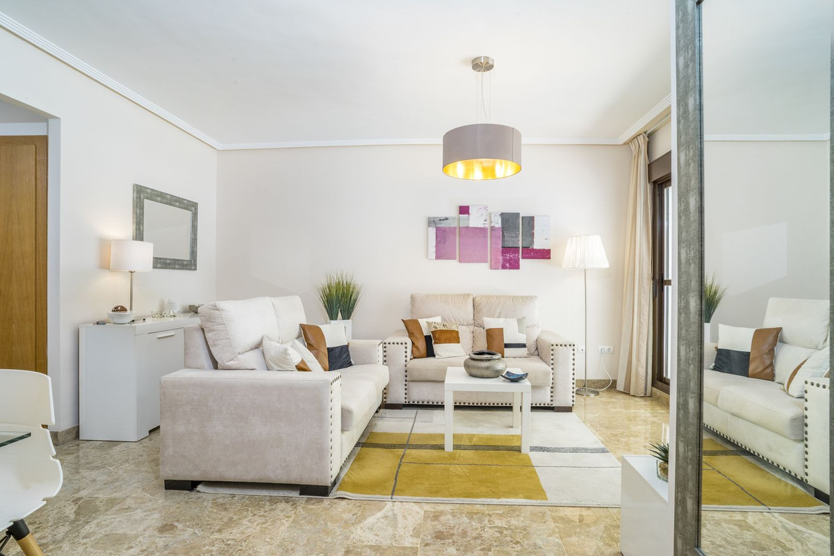 Appartement te koop in Estepona | 2 slaapkamers H5433238
