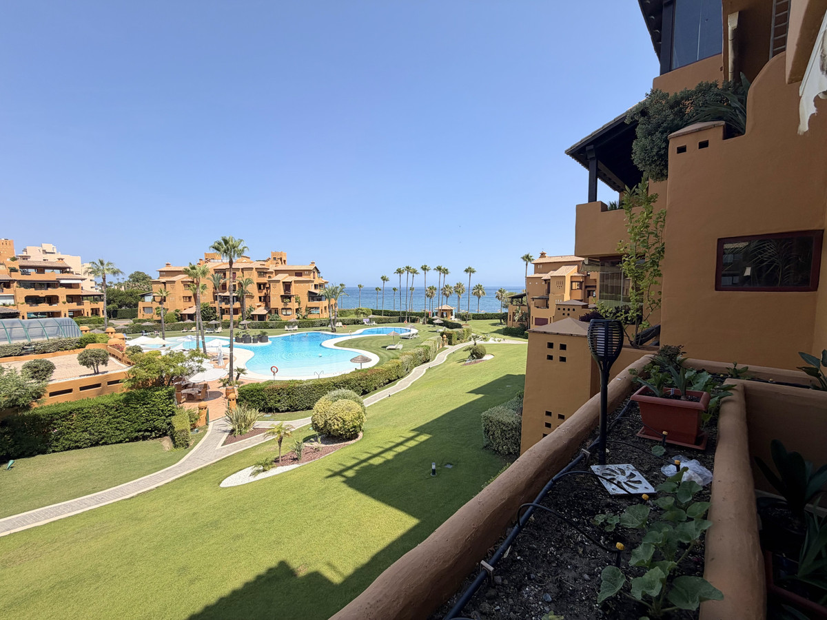 Appartement te koop in Estepona | 2 slaapkamers H5433466