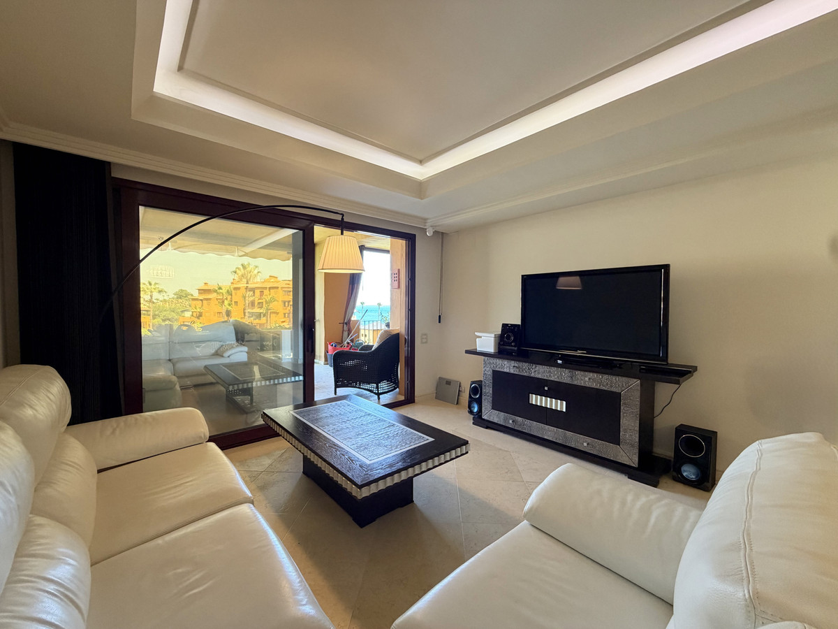 Appartement te koop in Estepona | 2 slaapkamers H5433466