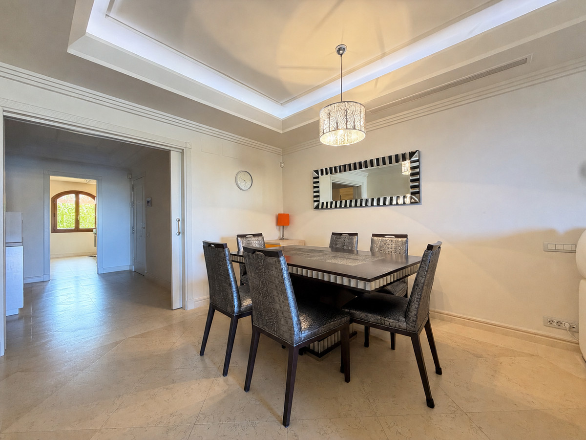 Appartement te koop in Estepona | 2 slaapkamers H5433466