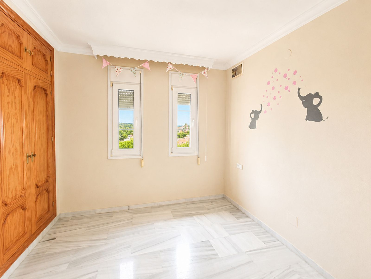 Appartement te koop in Estepona | 5 slaapkamers H5433811